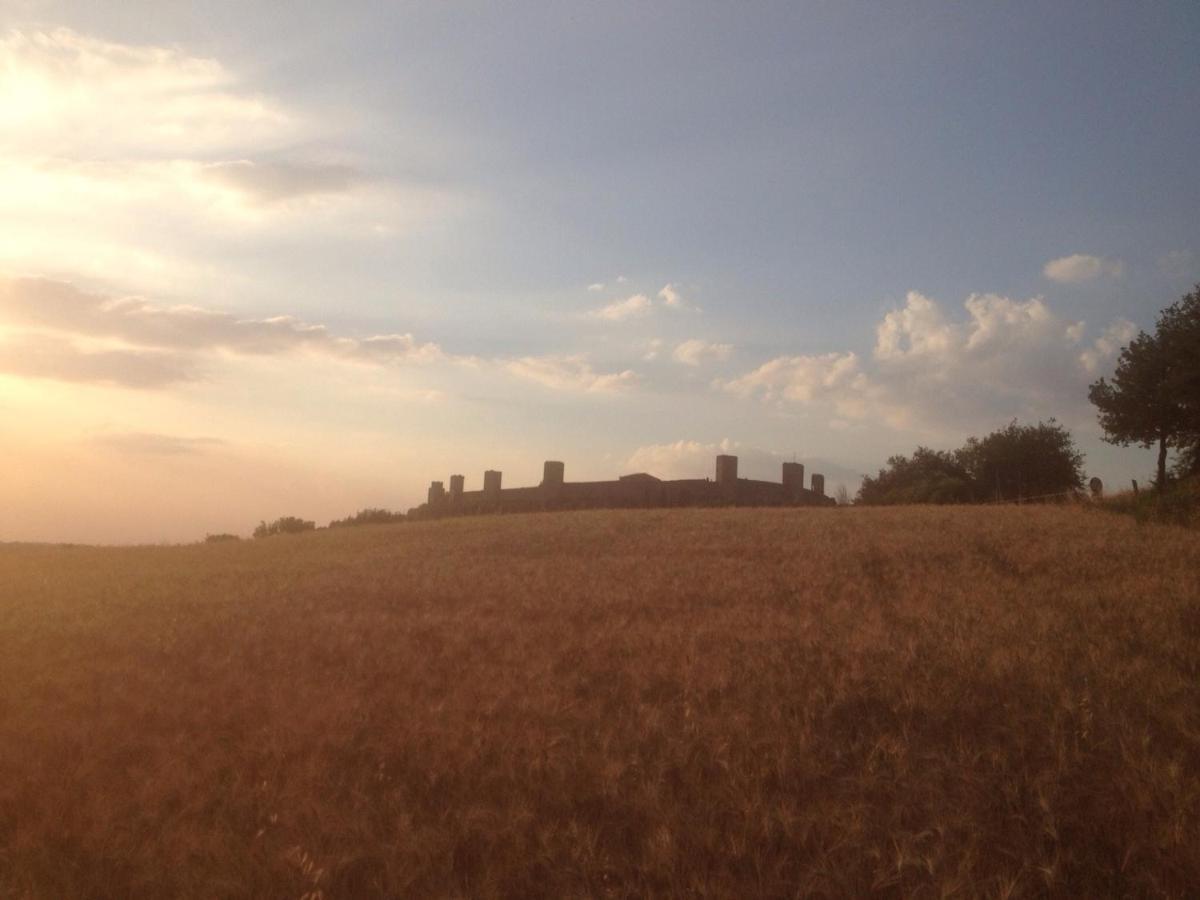 Monteriggioni Castello Villa Exterior foto