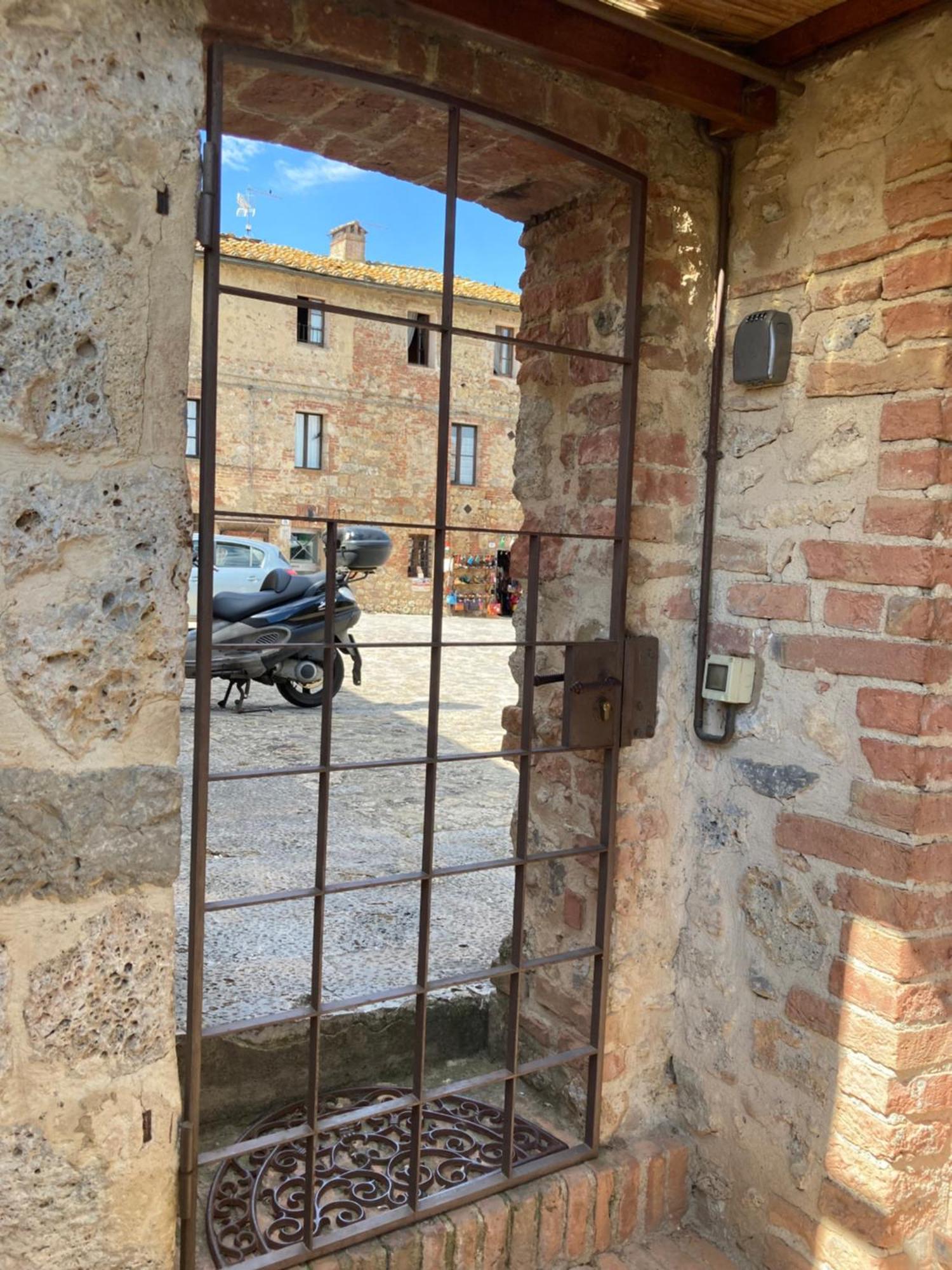 Monteriggioni Castello Villa Exterior foto